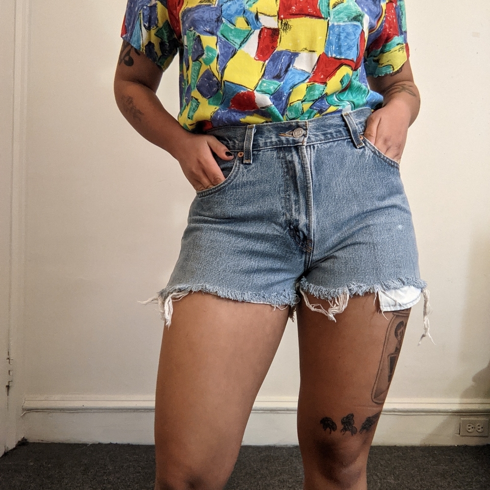 levi's cutoff denim shorts